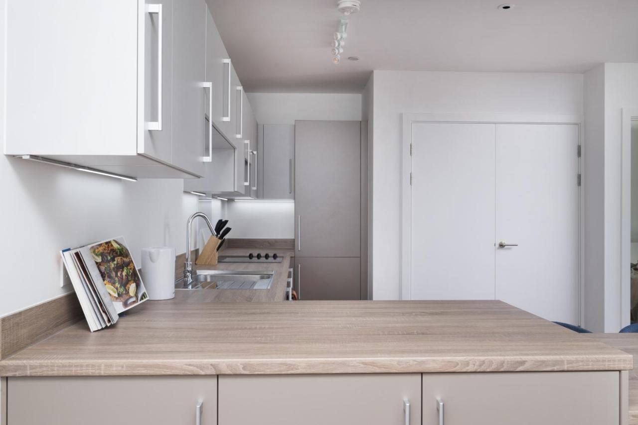 Modern Studios And Apartments At Barking Wharf In London Eksteriør billede