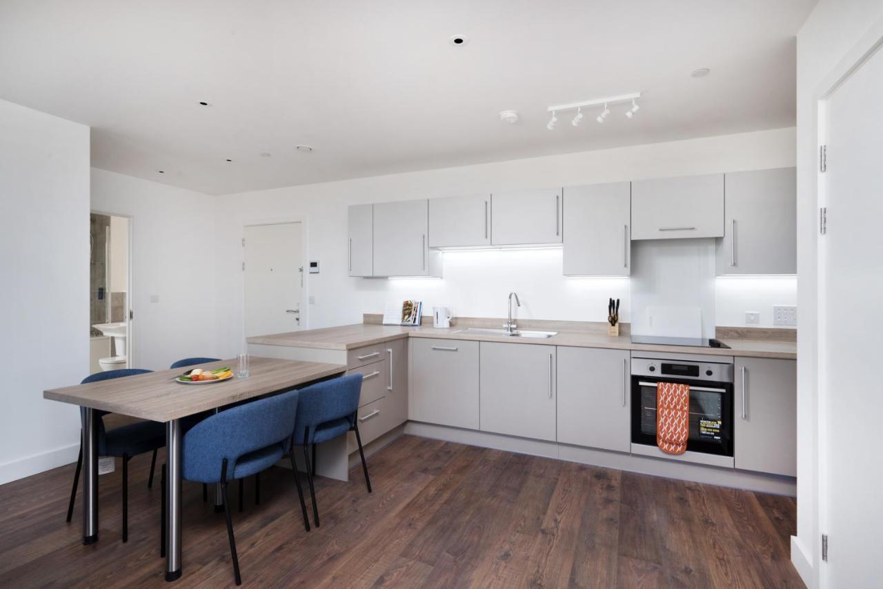 Modern Studios And Apartments At Barking Wharf In London Eksteriør billede
