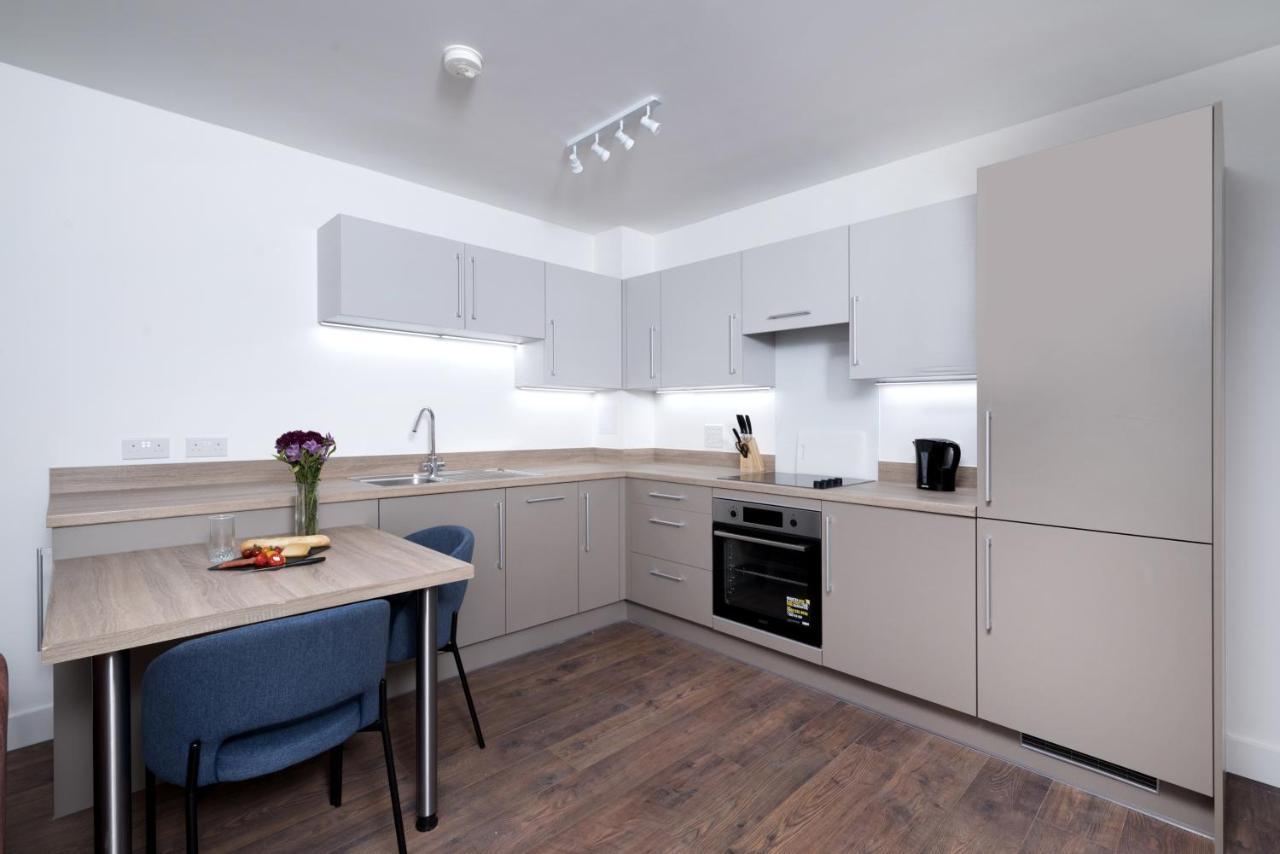 Modern Studios And Apartments At Barking Wharf In London Eksteriør billede