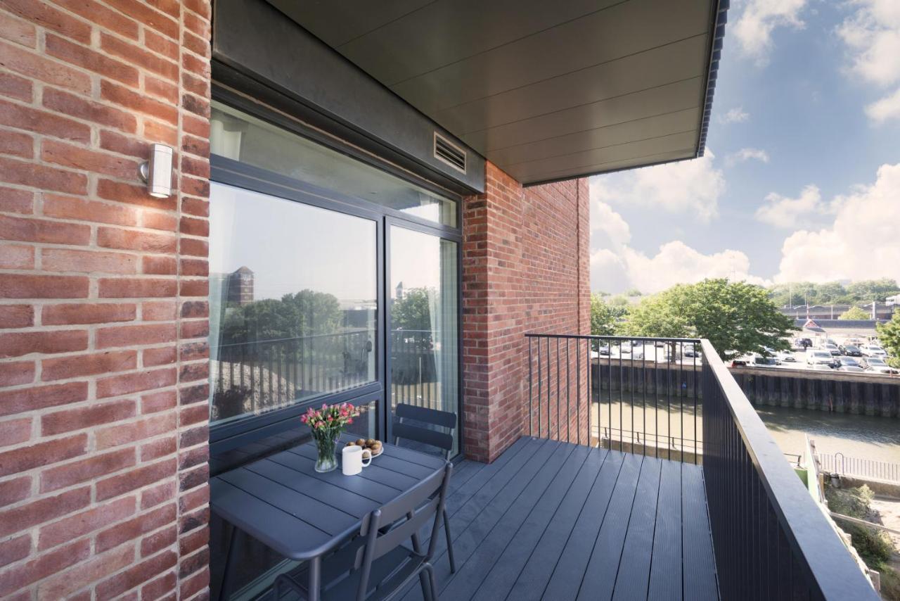 Modern Studios And Apartments At Barking Wharf In London Eksteriør billede
