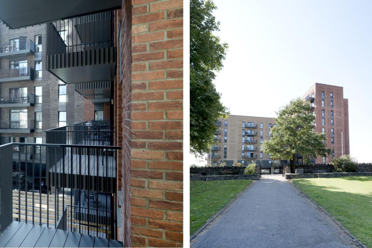 Modern Studios And Apartments At Barking Wharf In London Eksteriør billede
