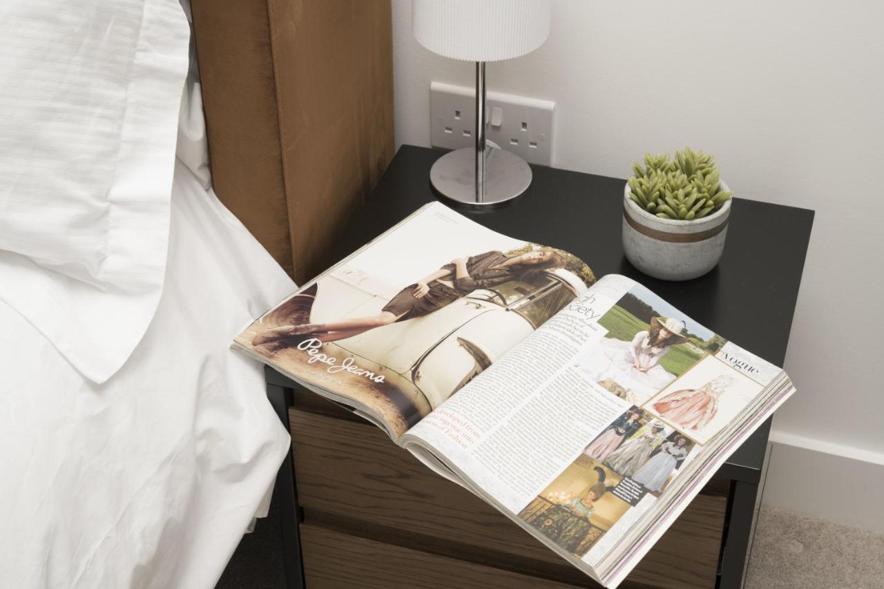 Modern Studios And Apartments At Barking Wharf In London Eksteriør billede