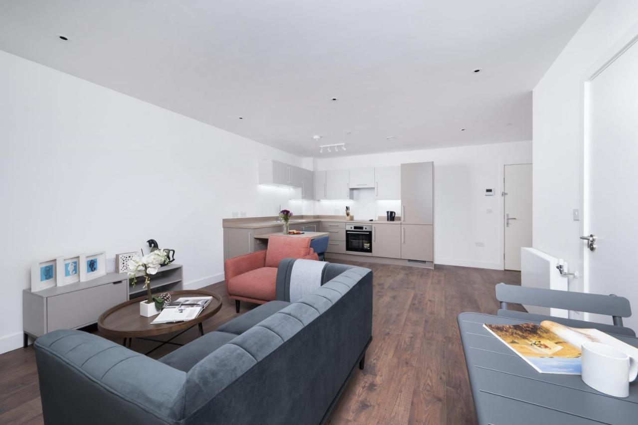 Modern Studios And Apartments At Barking Wharf In London Eksteriør billede