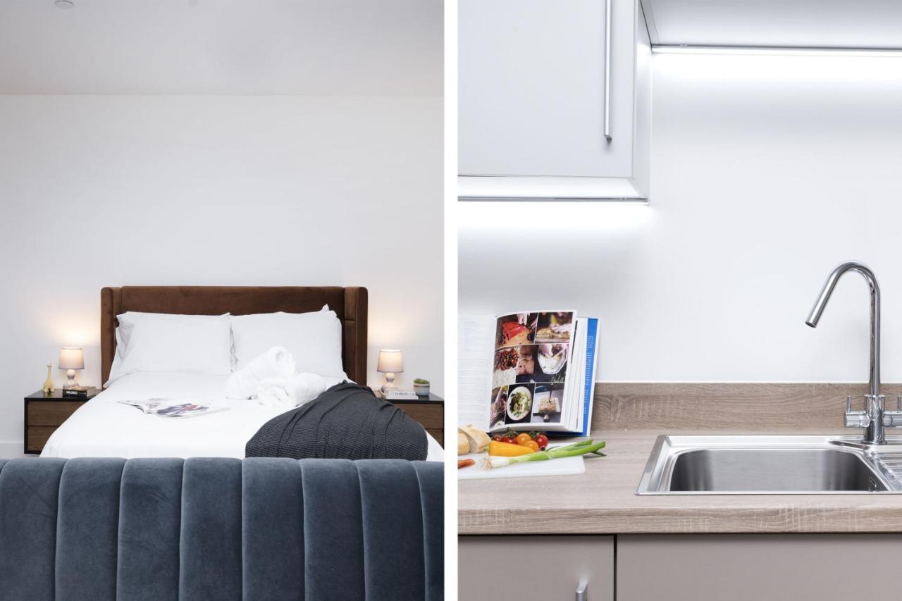 Modern Studios And Apartments At Barking Wharf In London Eksteriør billede