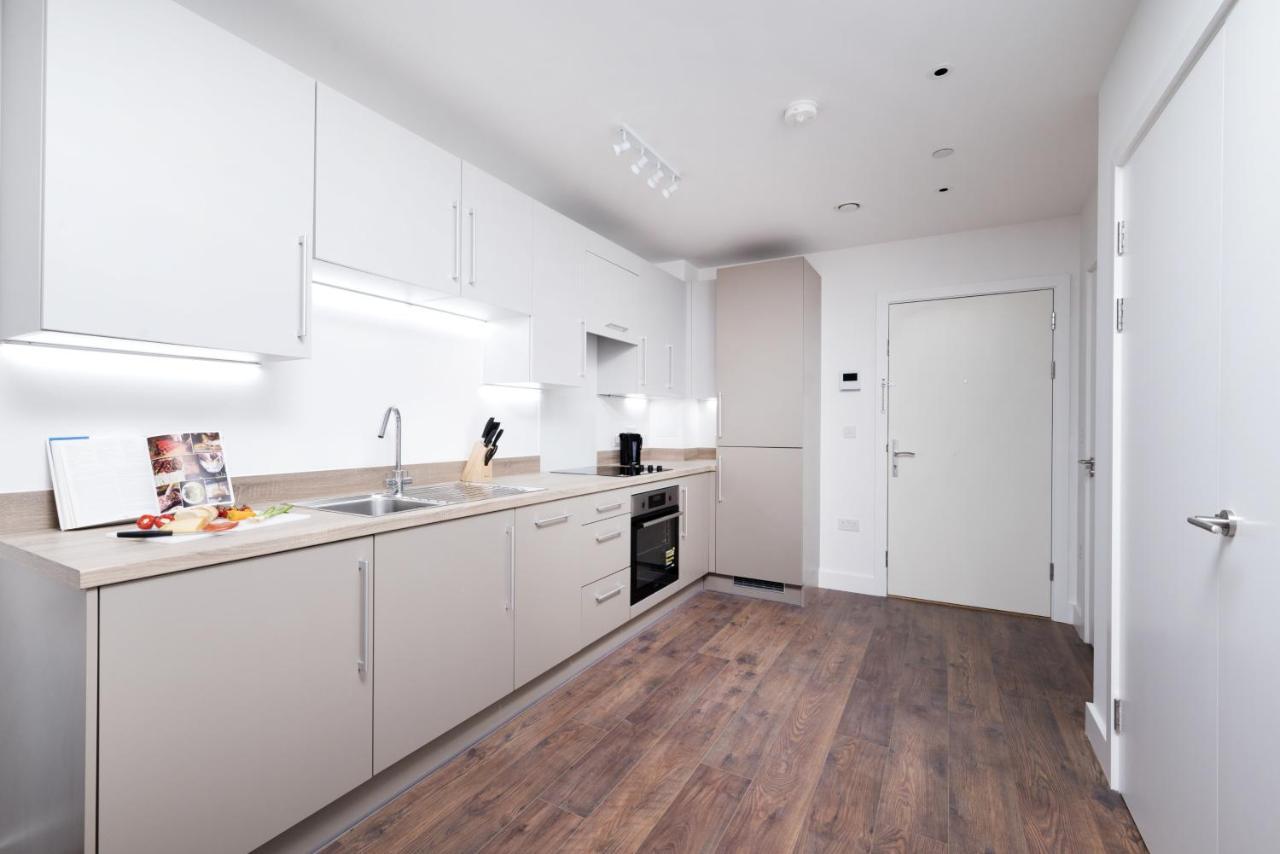 Modern Studios And Apartments At Barking Wharf In London Eksteriør billede